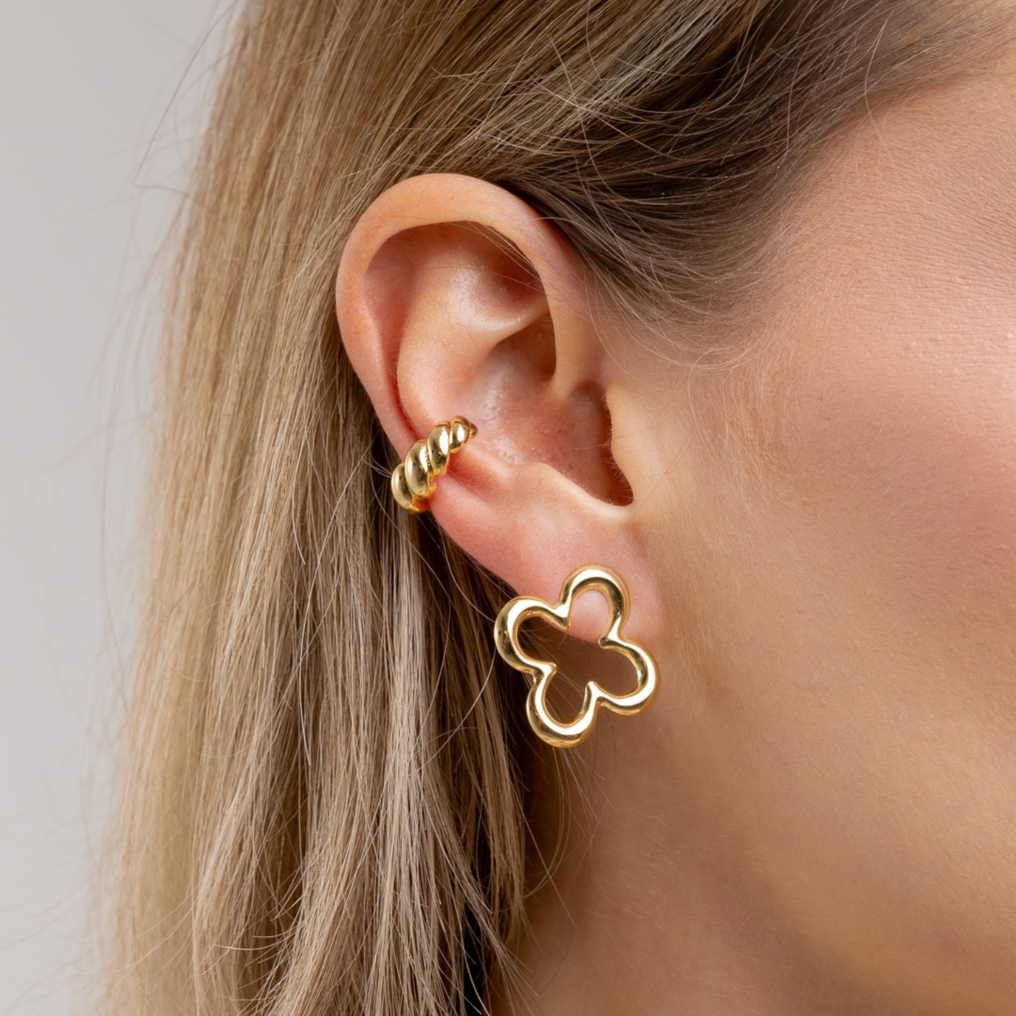 Conjunto Corrente Veneziana Com Pingente Trevo e Brinco Banhado a Ouro 18K