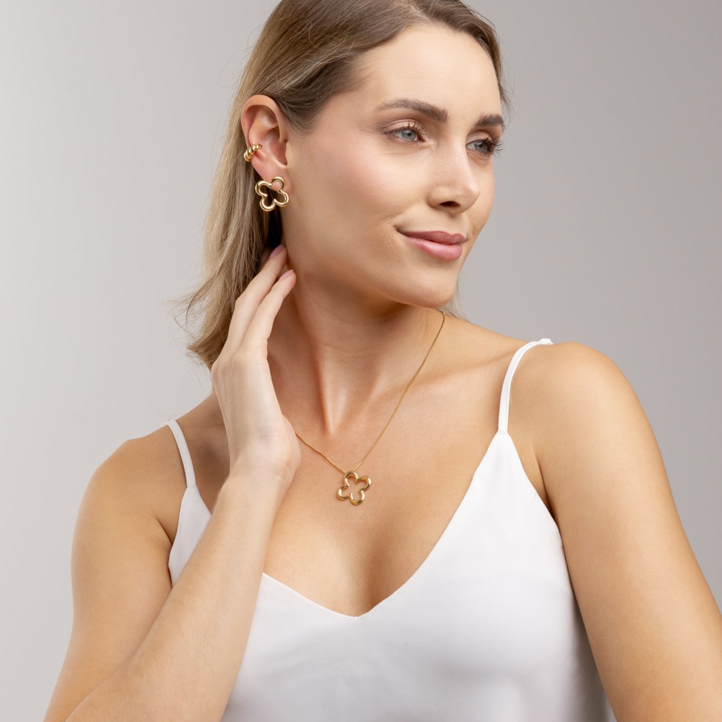 Conjunto Corrente Veneziana Com Pingente Trevo e Brinco Banhado a Ouro 18K