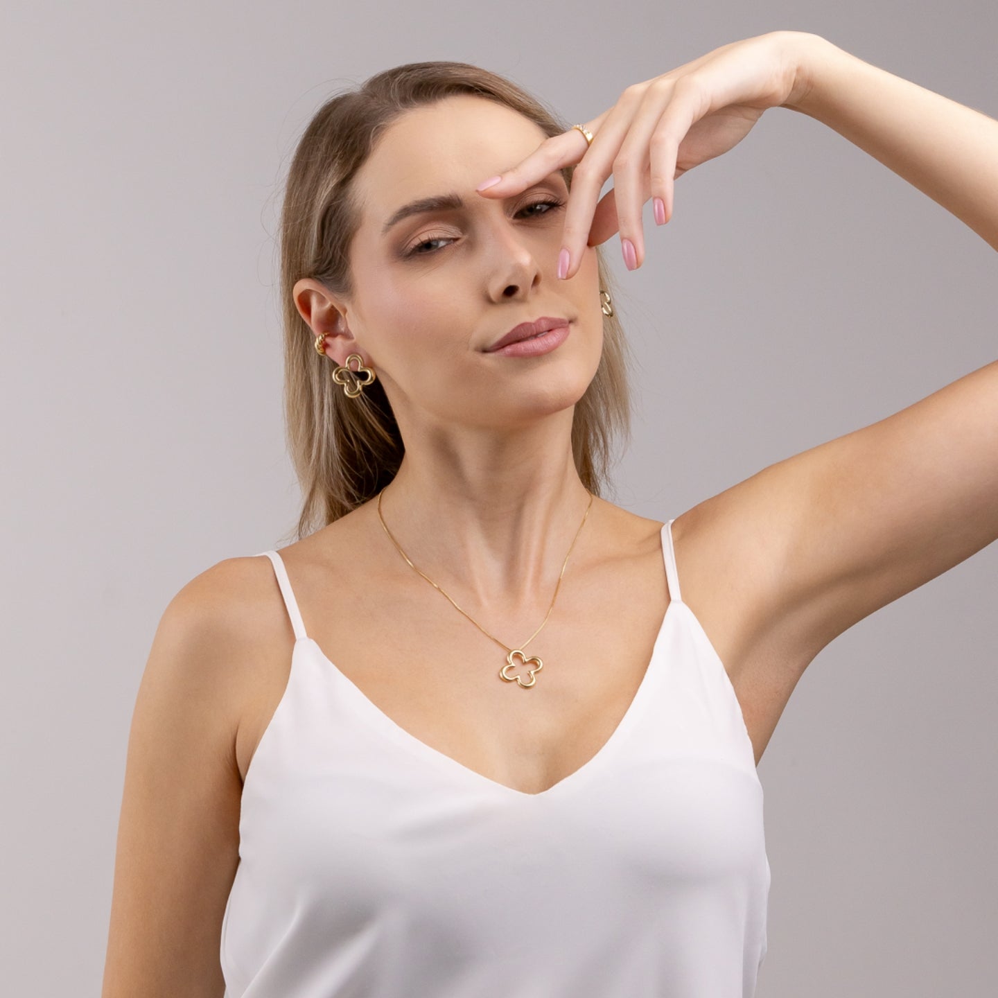 Anel Cravejado 7 Zircônias 3,5mm Banhado a Ouro 18K